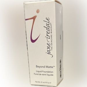 Jane iredale Beyond Matte Liquid Foundation M9 new in box